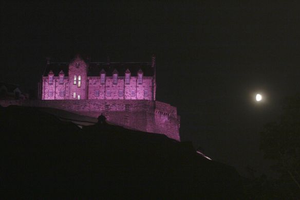 EdinburghCastleWithMoon20140904