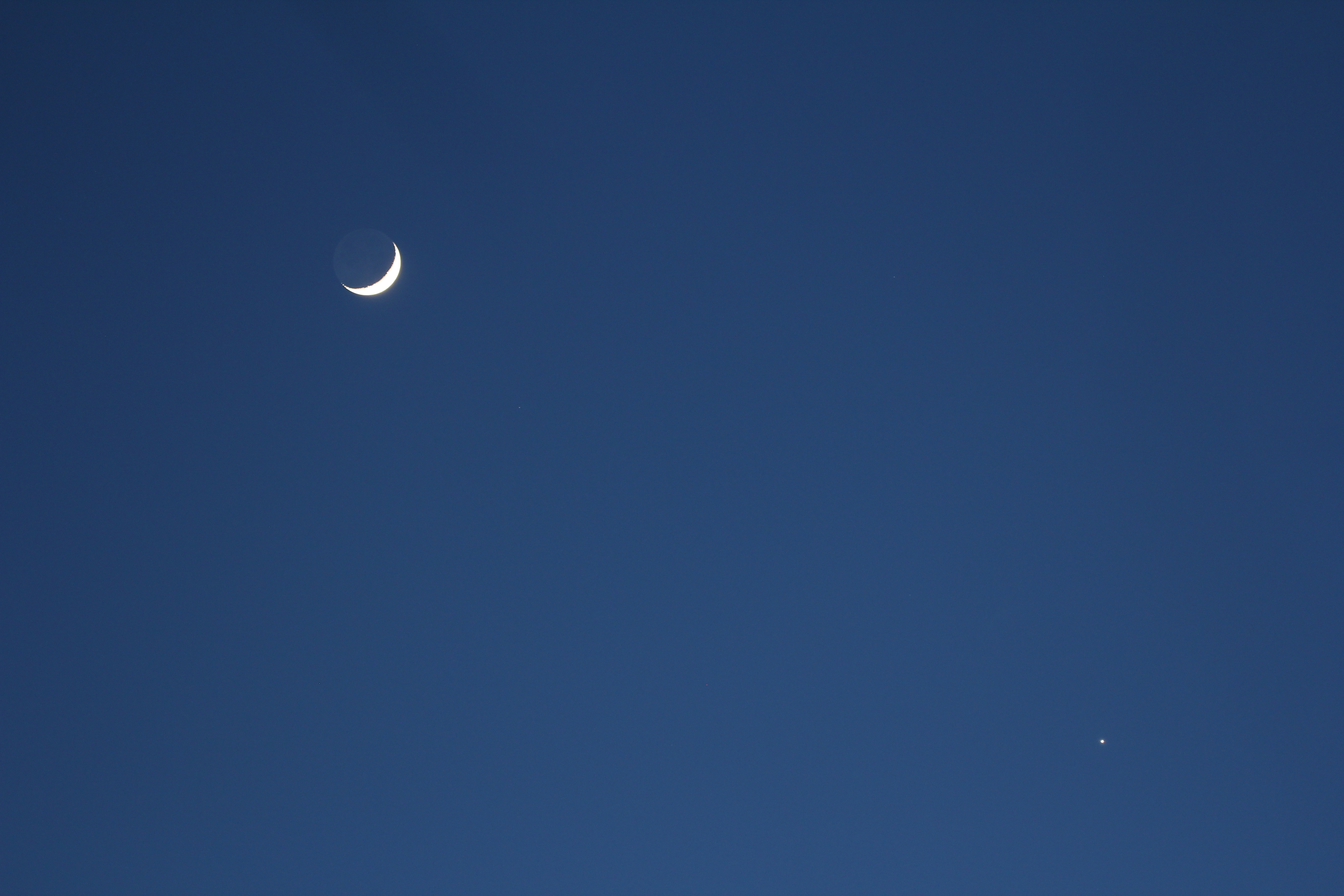 MoonAndVenus20180616