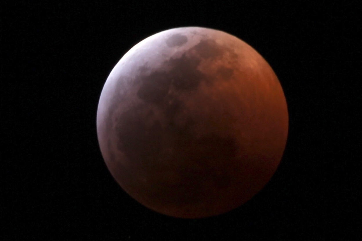 eclipsingmoon20190120