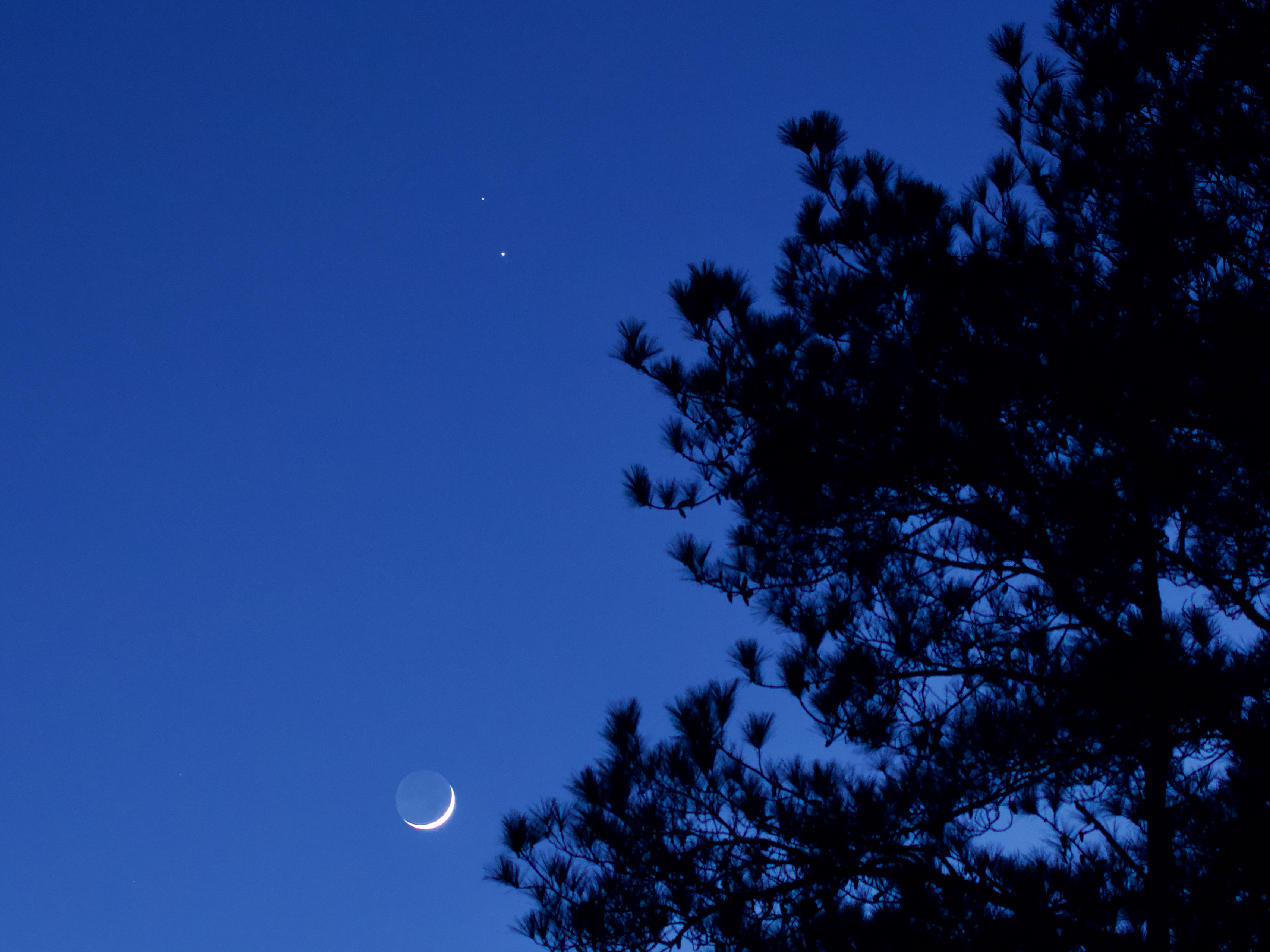 Conjunction-Moon-20201216